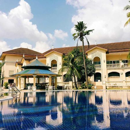 Club Morocco Resort And Country Club Subic Esterno foto