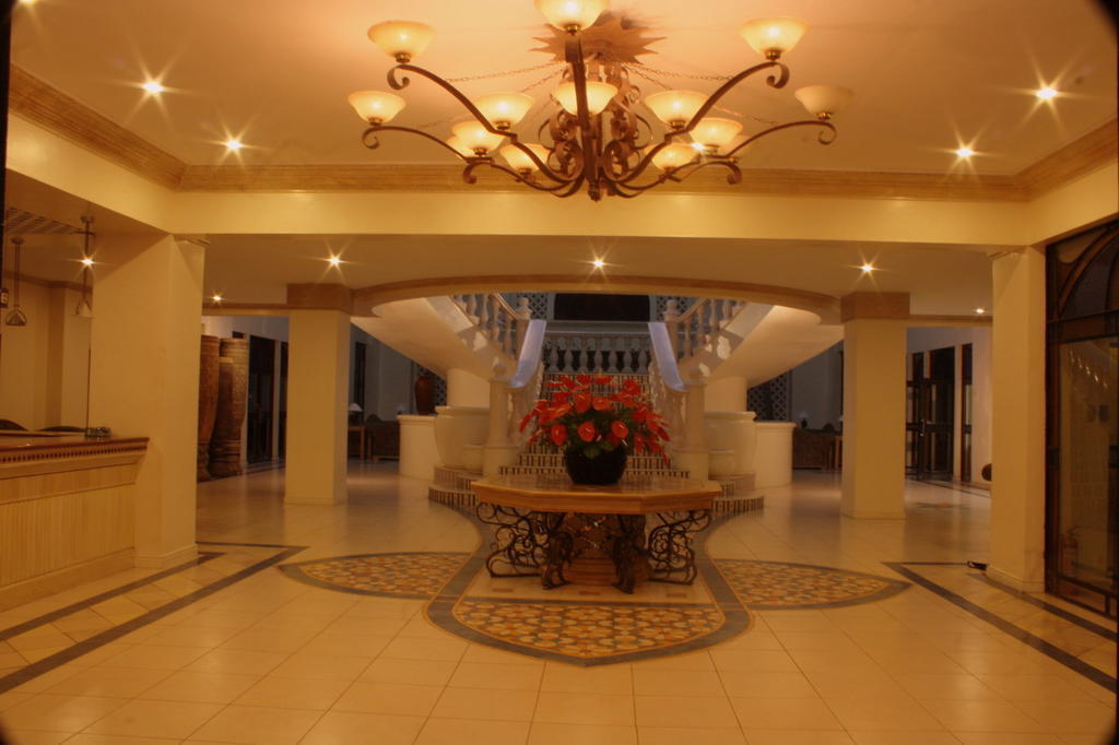 Club Morocco Resort And Country Club Subic Esterno foto