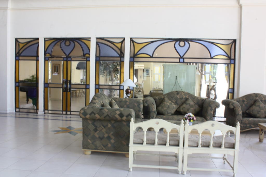 Club Morocco Resort And Country Club Subic Esterno foto