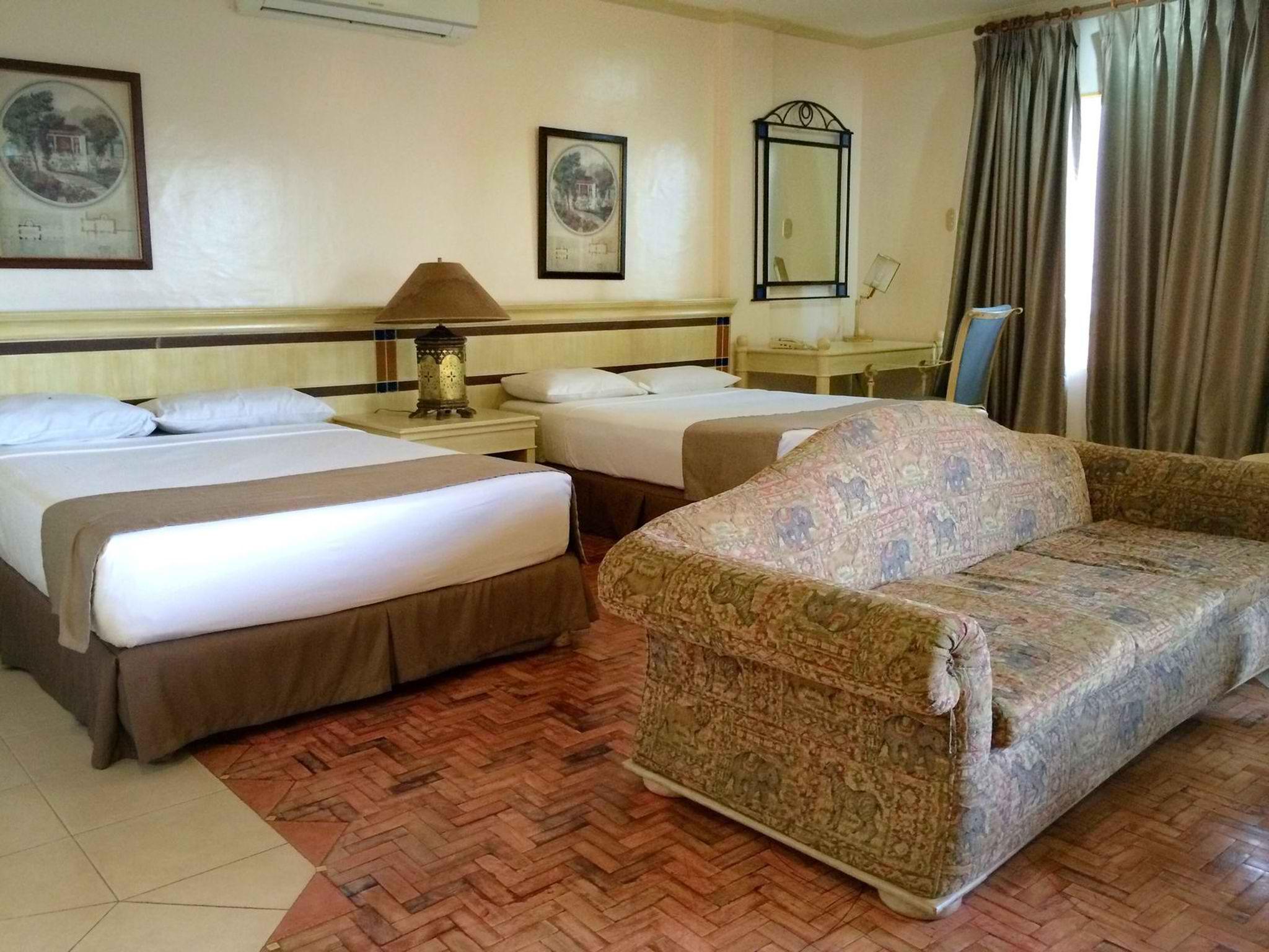 Club Morocco Resort And Country Club Subic Esterno foto