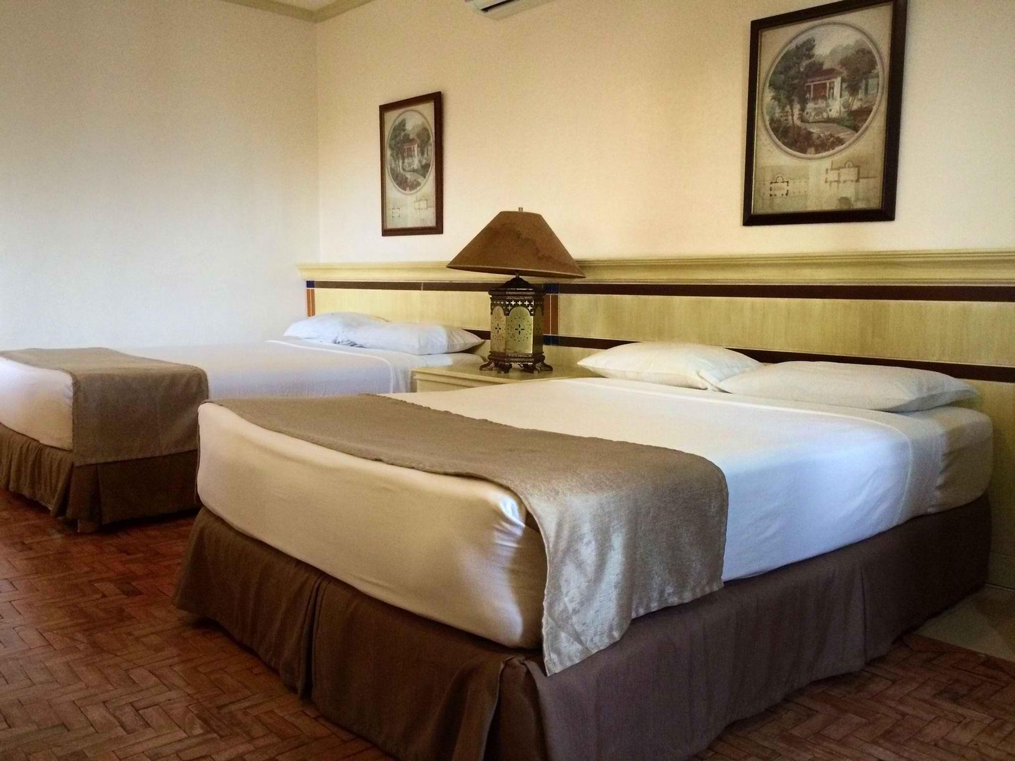Club Morocco Resort And Country Club Subic Esterno foto