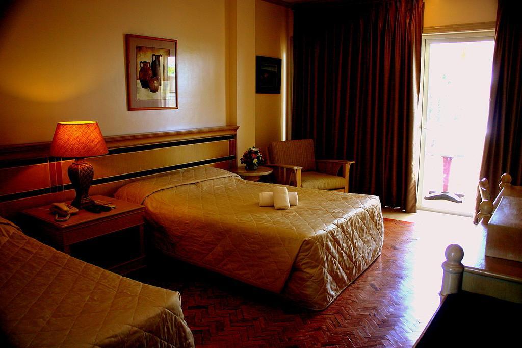 Club Morocco Resort And Country Club Subic Camera foto