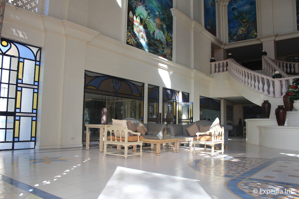 Club Morocco Resort And Country Club Subic Esterno foto