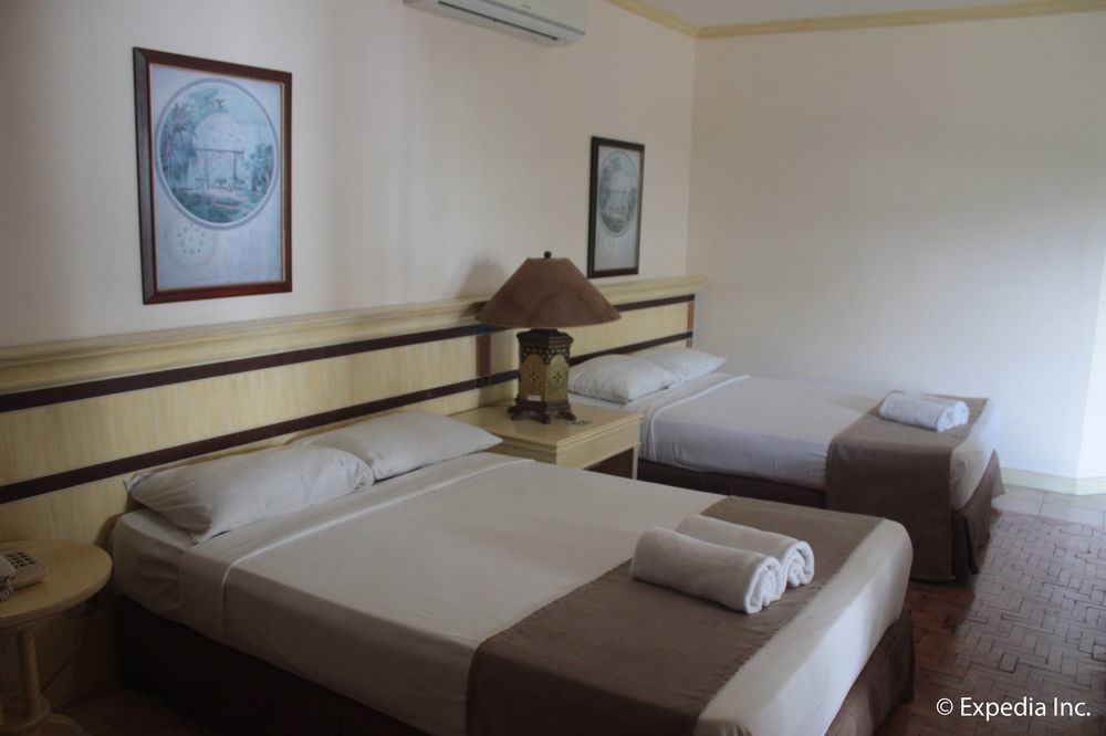 Club Morocco Resort And Country Club Subic Esterno foto