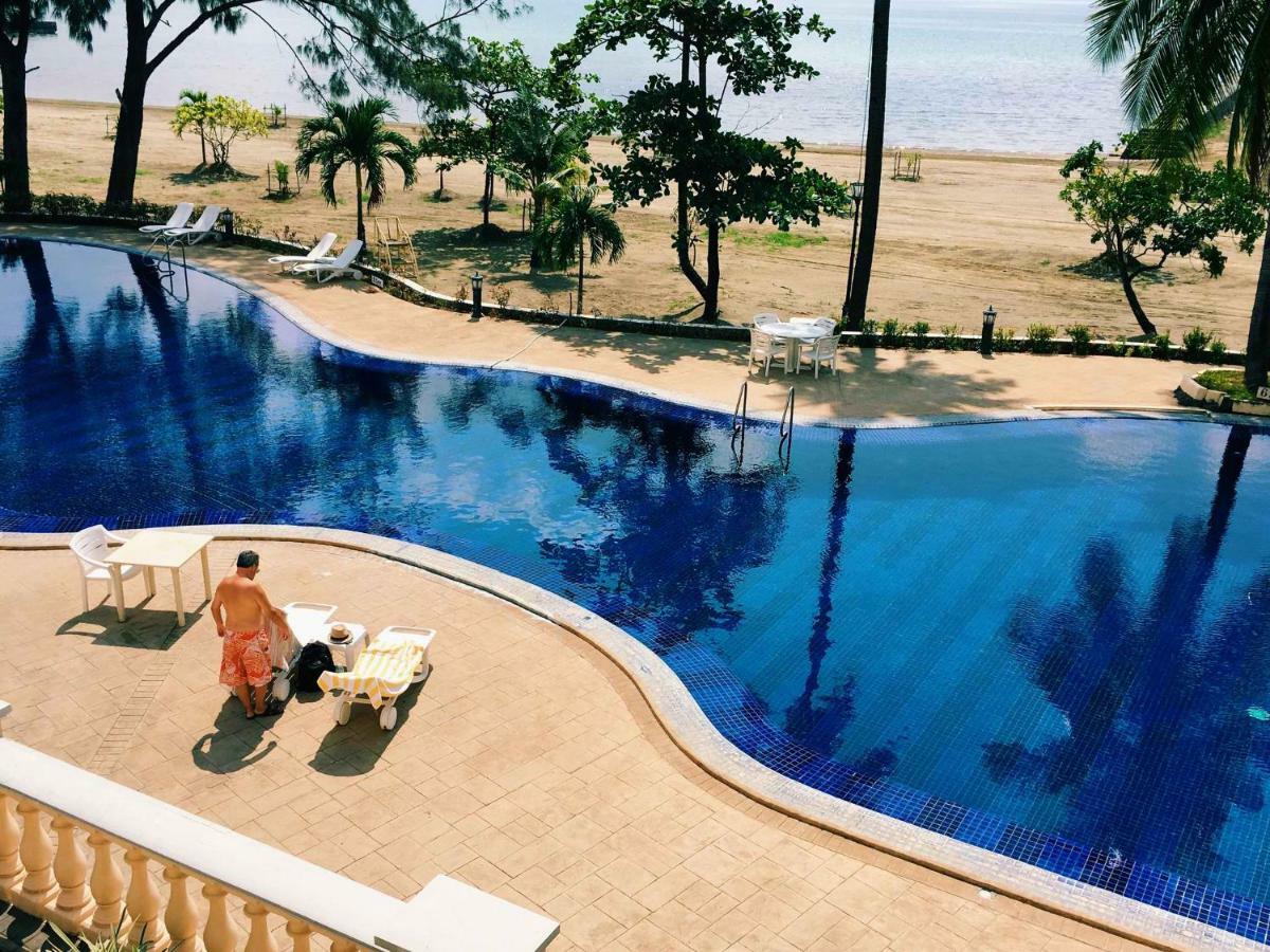 Club Morocco Resort And Country Club Subic Esterno foto