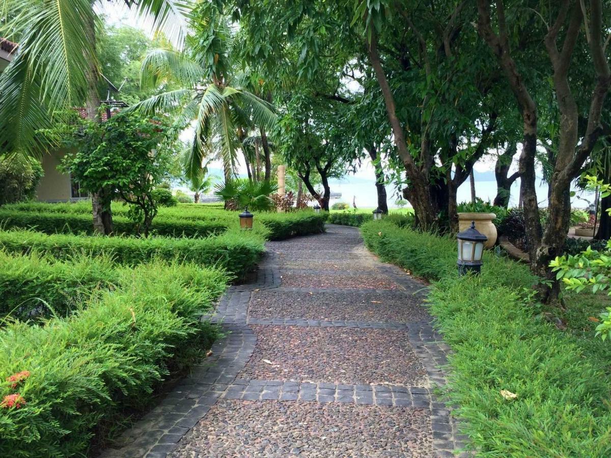 Club Morocco Resort And Country Club Subic Esterno foto
