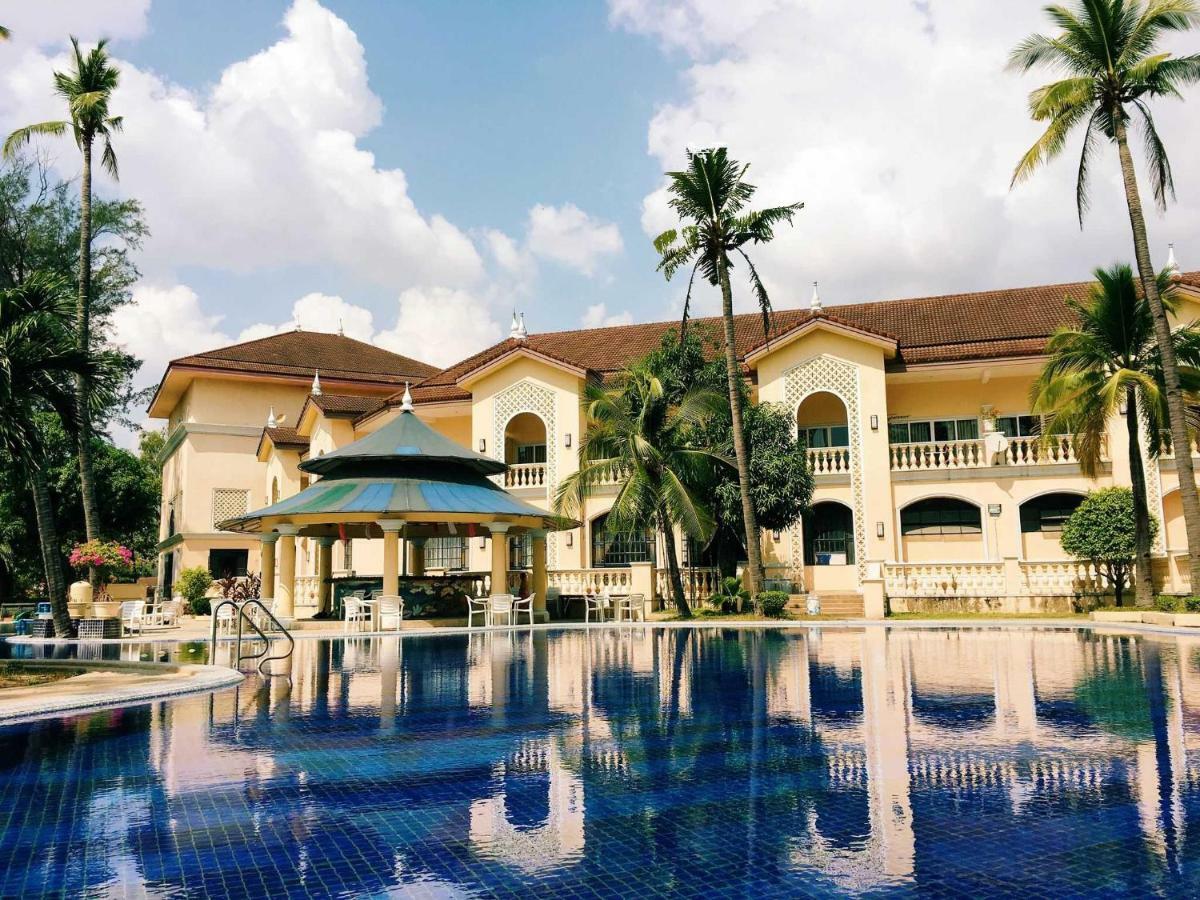 Club Morocco Resort And Country Club Subic Esterno foto