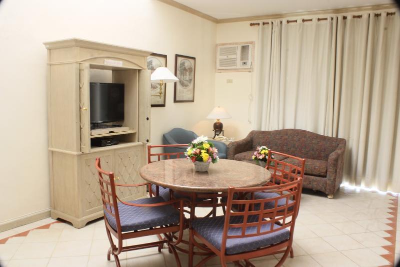 Club Morocco Resort And Country Club Subic Esterno foto